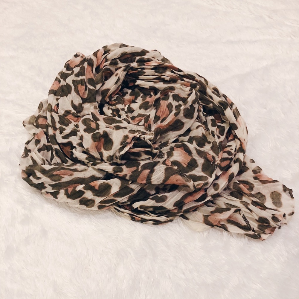 Charlotte Russe leopard print fashion scarf